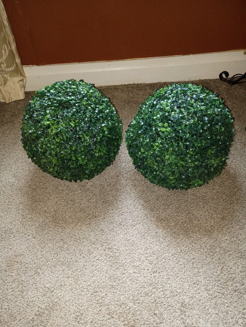 Artificial Boxwood Topiary Ball - Green 15 in set of 2